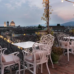 https://hotel-home-florence.it-tuscanyhotel.com