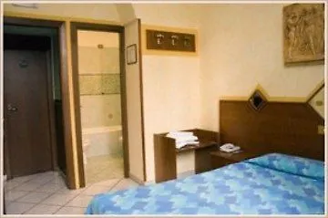 Hotel Farini Рим